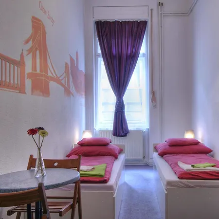 Opera Guest house 2*